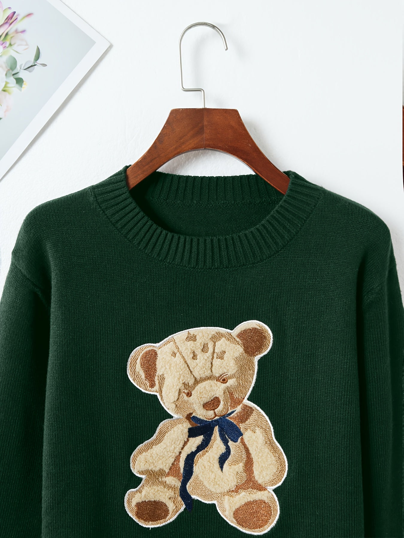 Pull-over chic à motif ourson – Élégant et doux