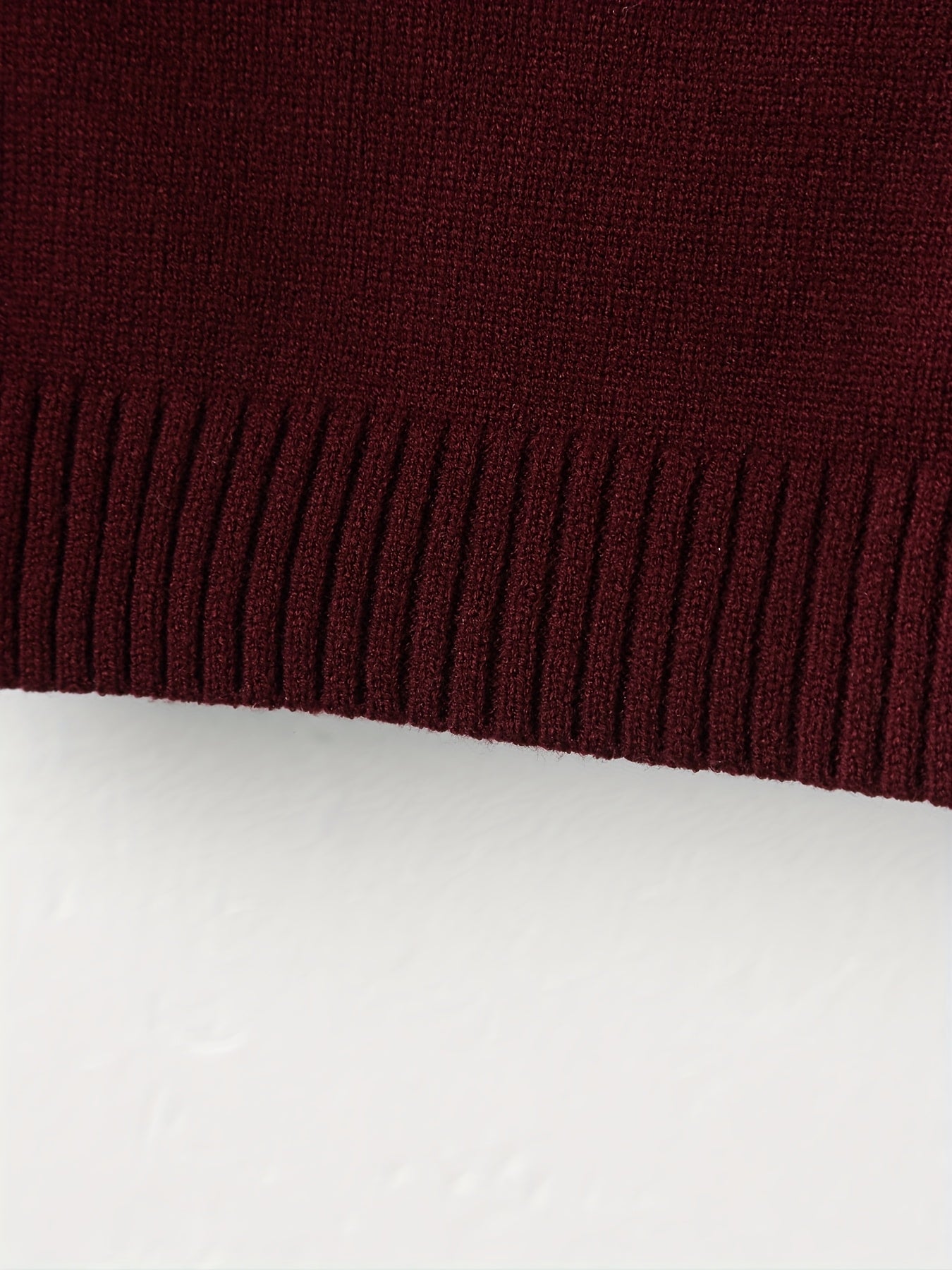 Pull-over chic à motif ourson – Élégant et doux