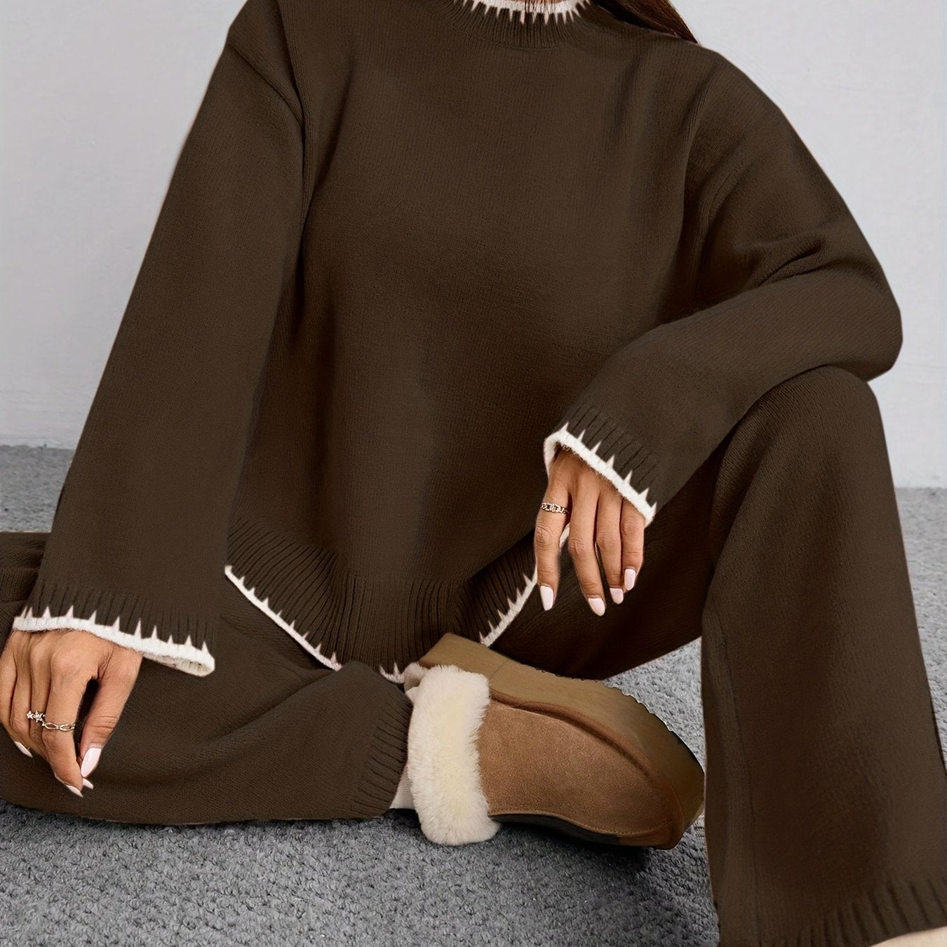 Pull-over ample à col rond contrasté et pantalon uni