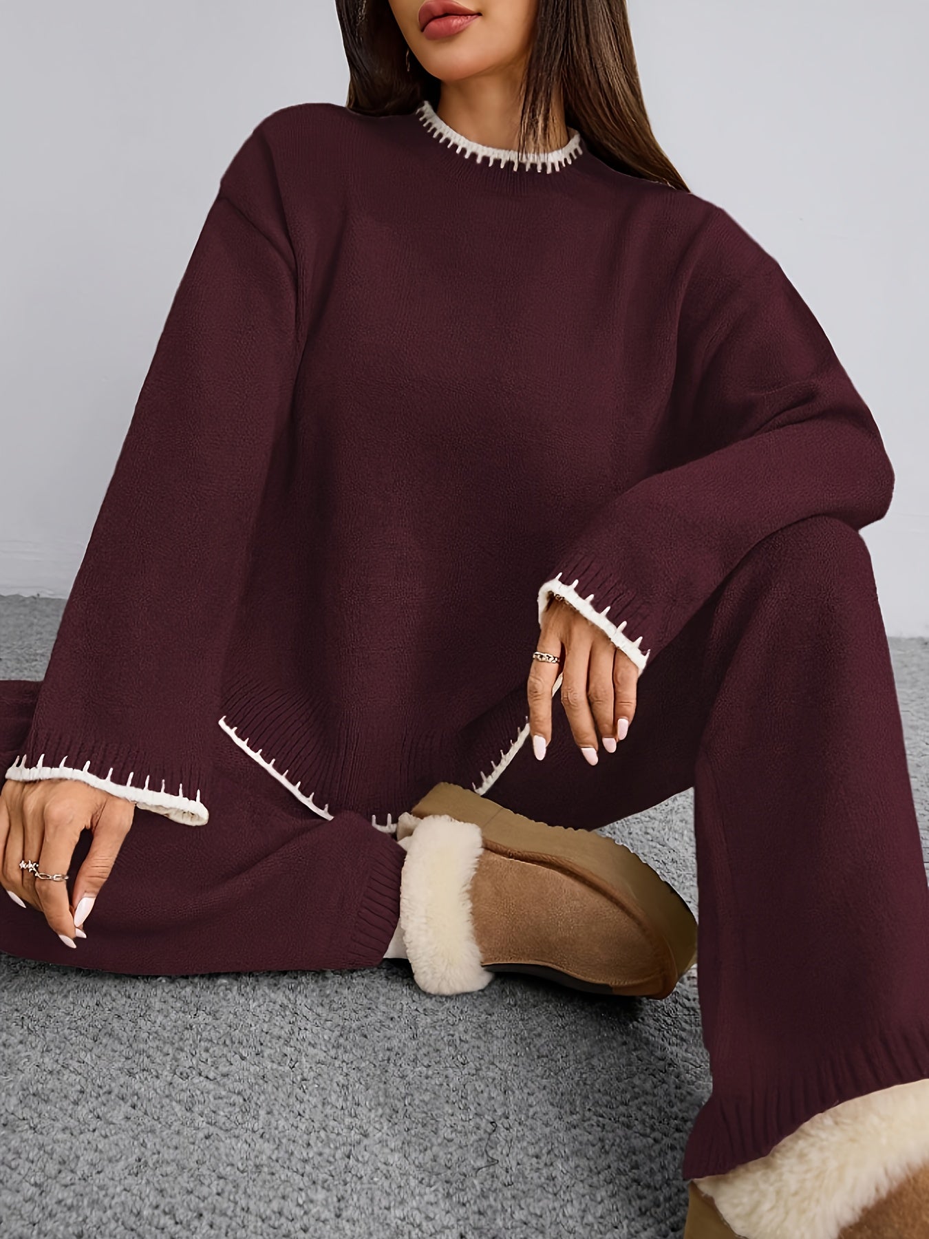 Pull-over ample à col rond contrasté et pantalon uni