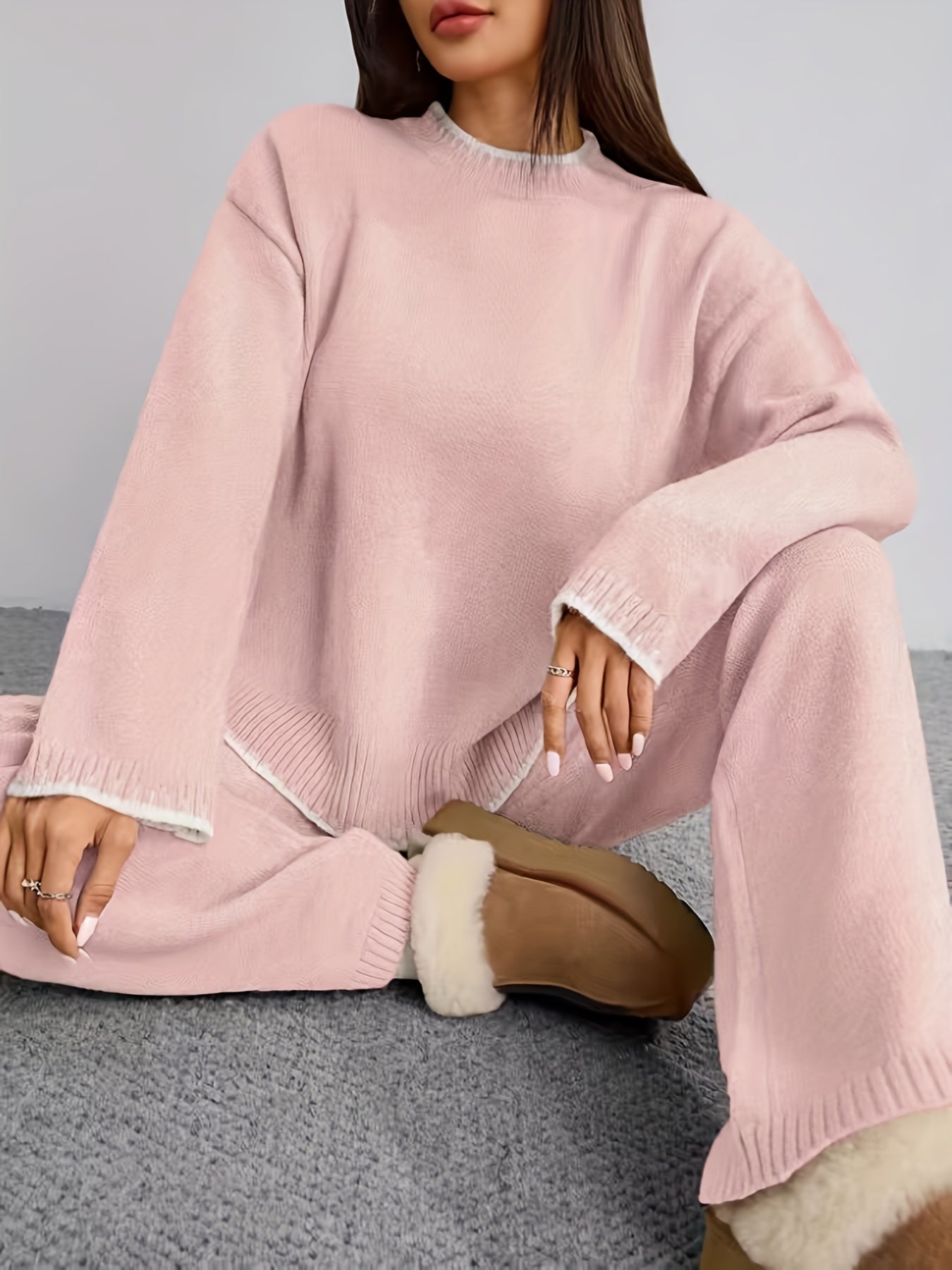 Pull-over ample à col rond contrasté et pantalon uni