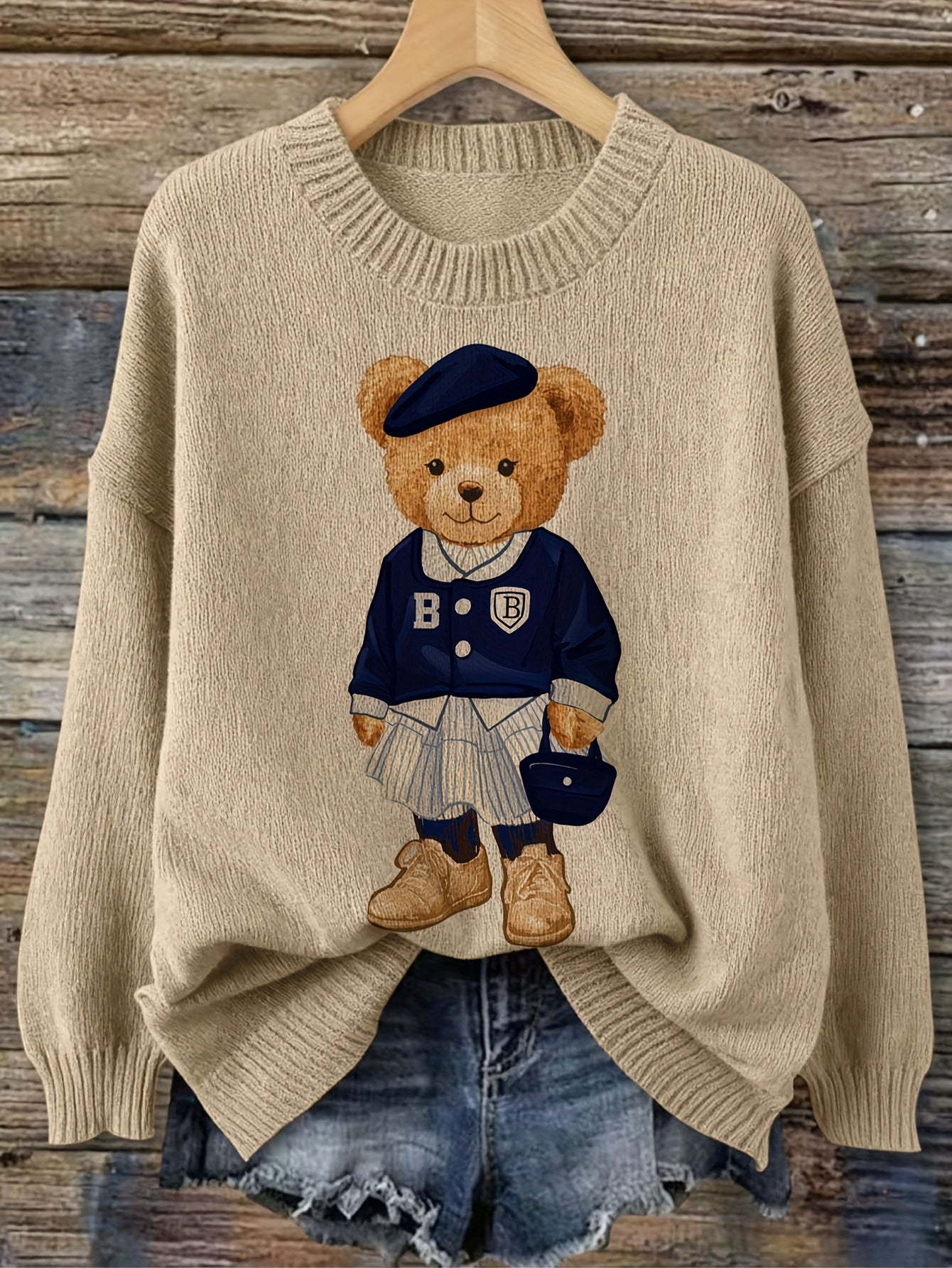 Pull femme motif ourson – Beige et bleu marine
