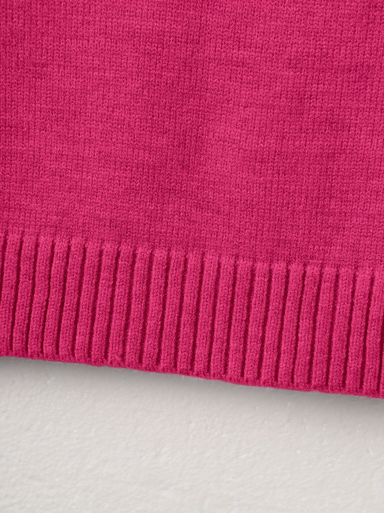 Pull-over chic à motif ourson – Élégant et doux