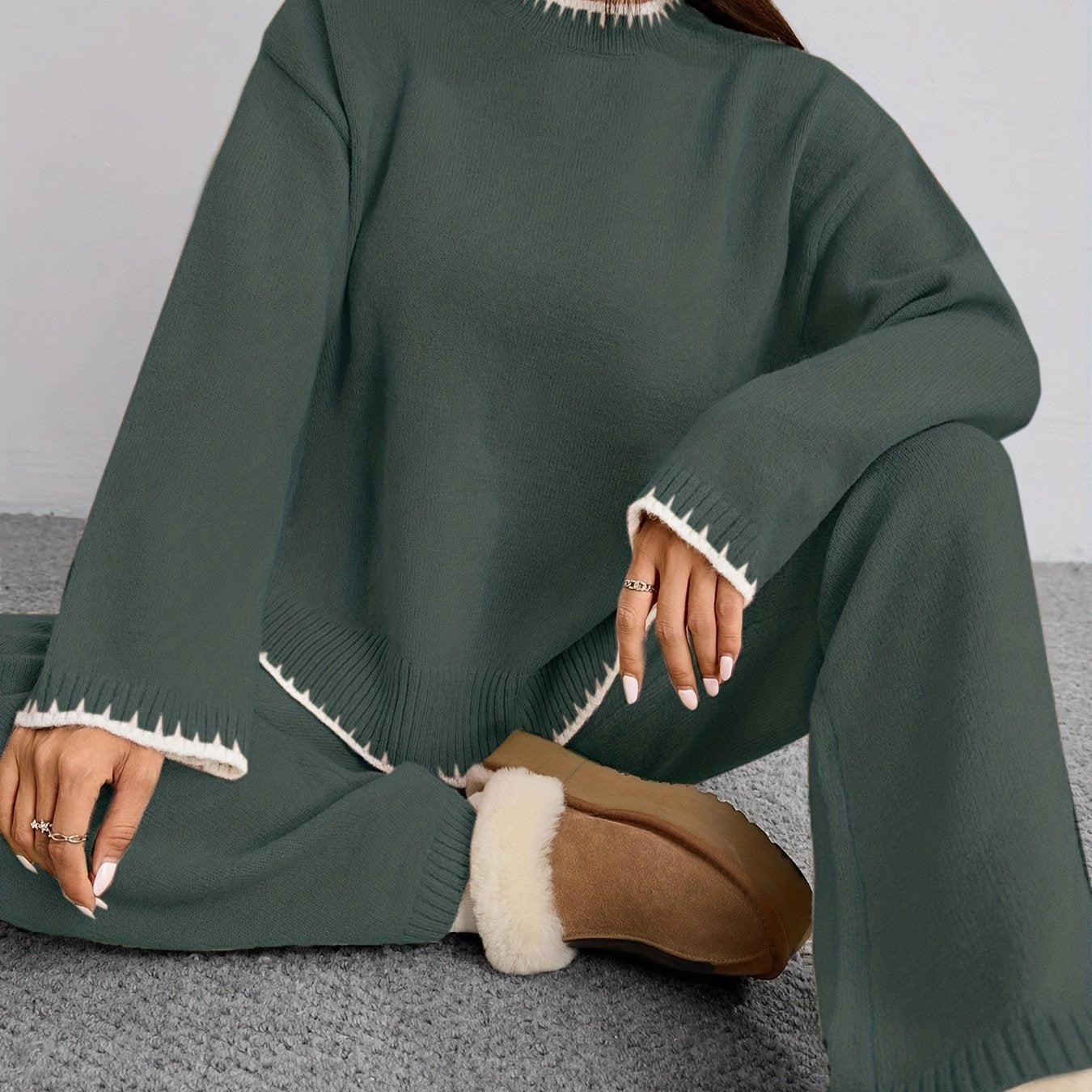 Pull-over ample à col rond contrasté et pantalon uni