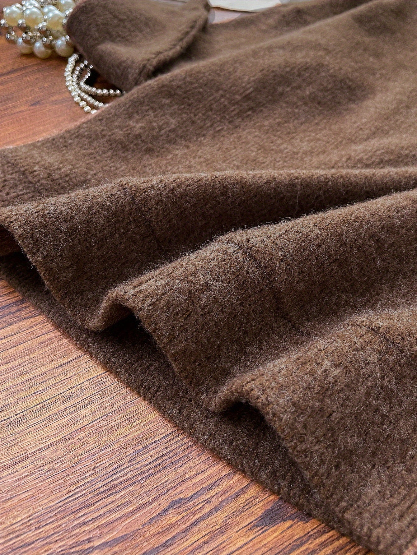 Pull cosy motif ourson marron – Col rond, manches longues