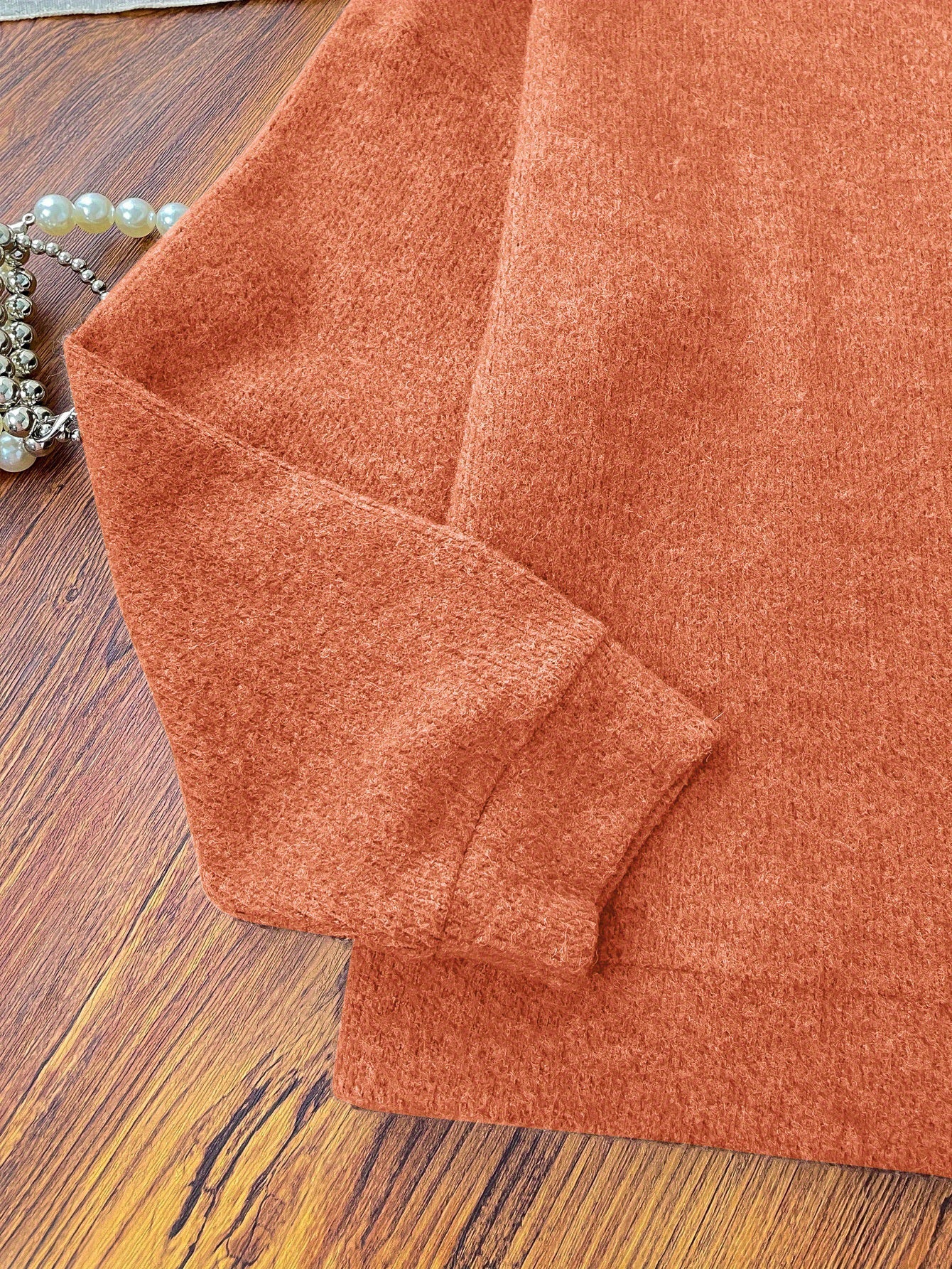 Pull cosy motif ourson marron – Col rond, manches longues