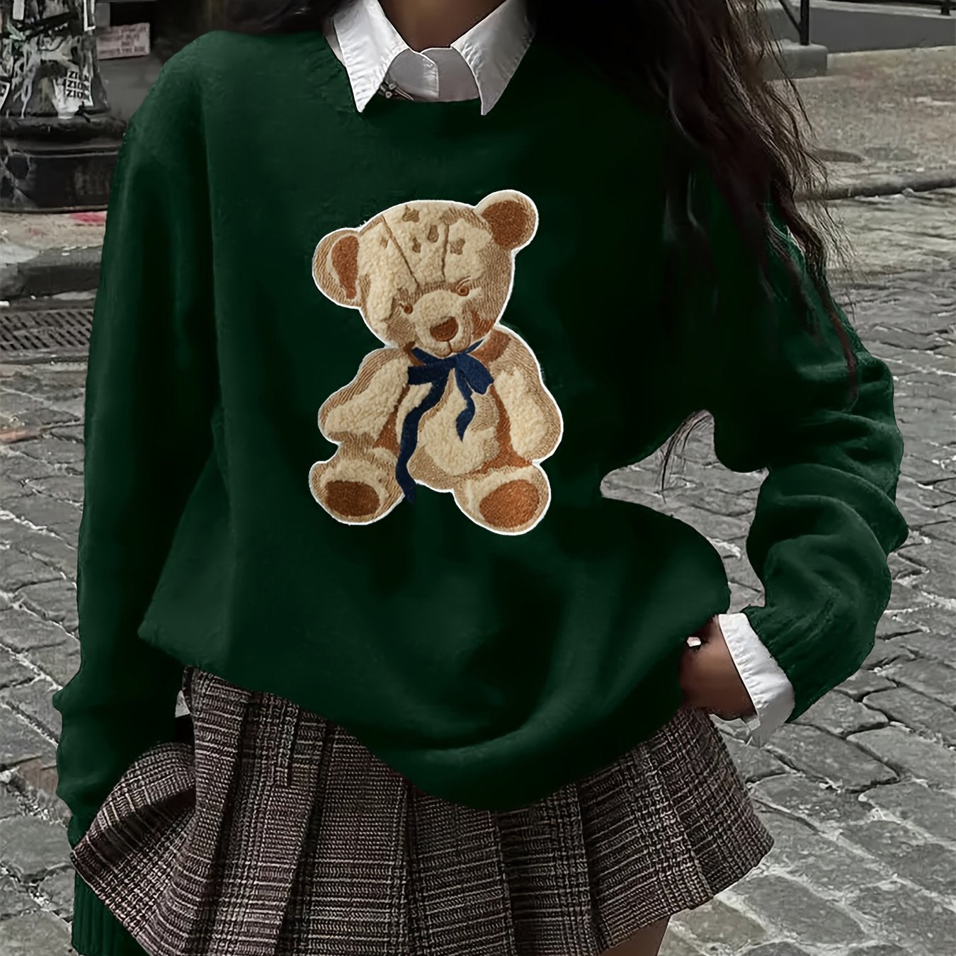 Pull-over chic à motif ourson – Élégant et doux